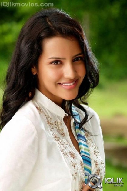 Priya-Anand